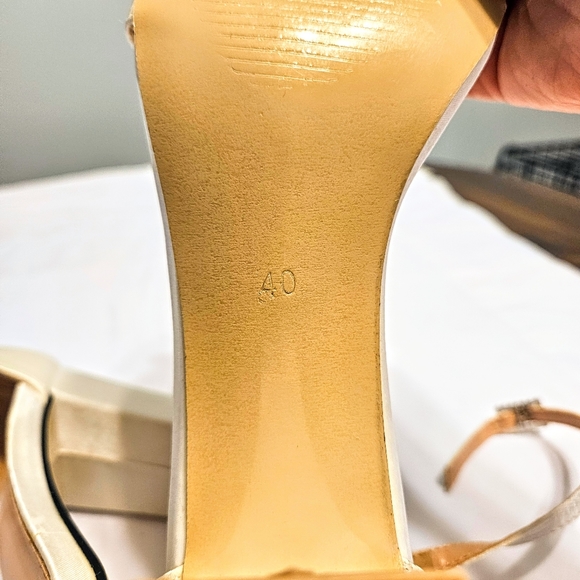 NWOT JJ's House "Annaili" Style Satin Off-White Block Heel Wedding Bride Shoes - Picture 3 of 11